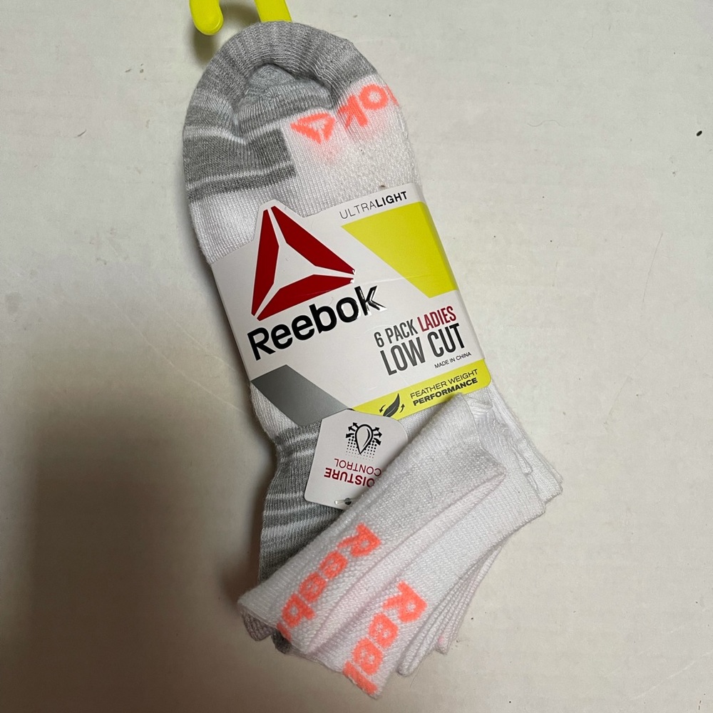 NWT Ladies Reebok 6 pk Ultra Light Feather Performance Low Cut Socks